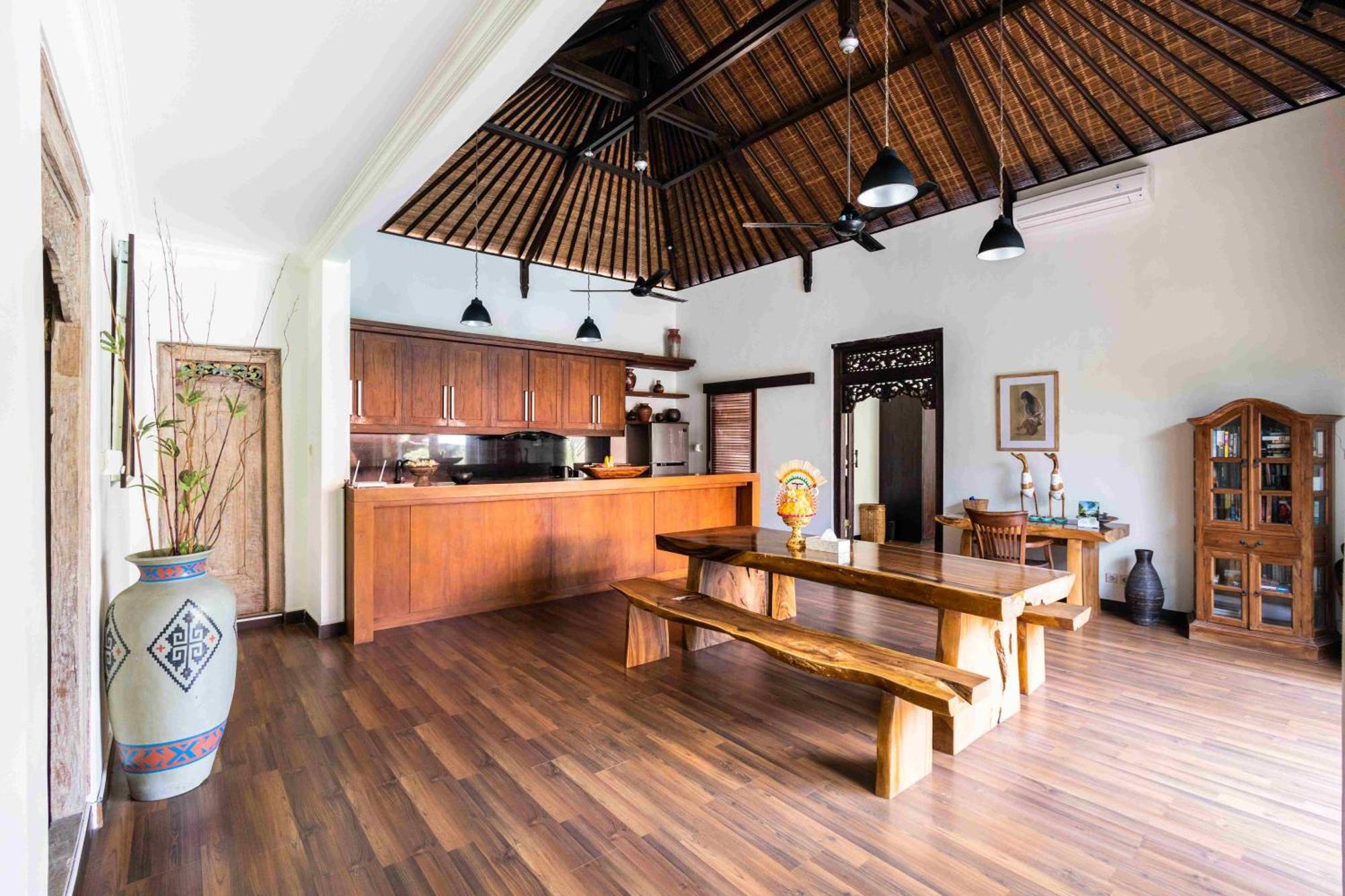 Villa Nesanur - Comfortable & Spacious Beachside Sanur Exterior photo